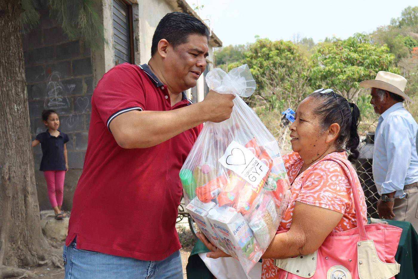 Entrega de despensas de Comunidad GYF en Ciudad Victoria